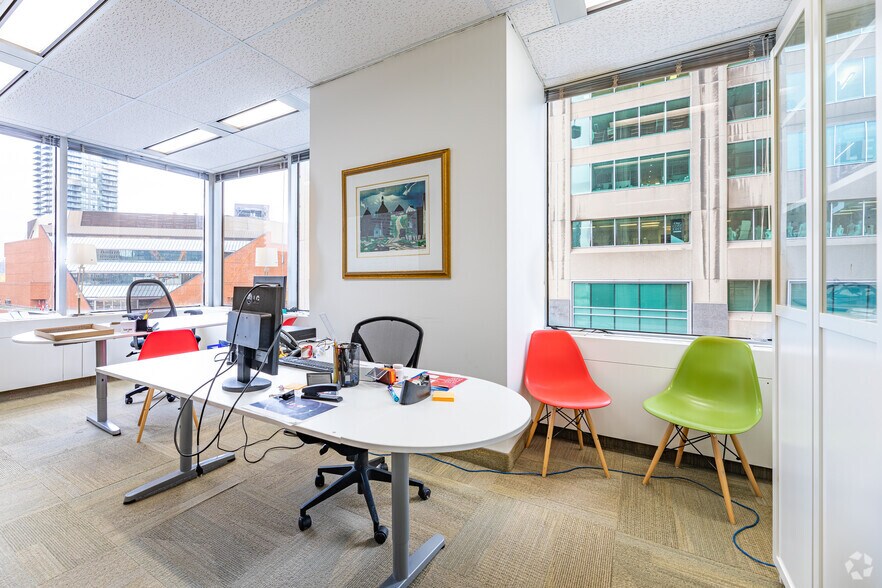 More Photos Of 2 Bloor St W, Toronto Office For Lease