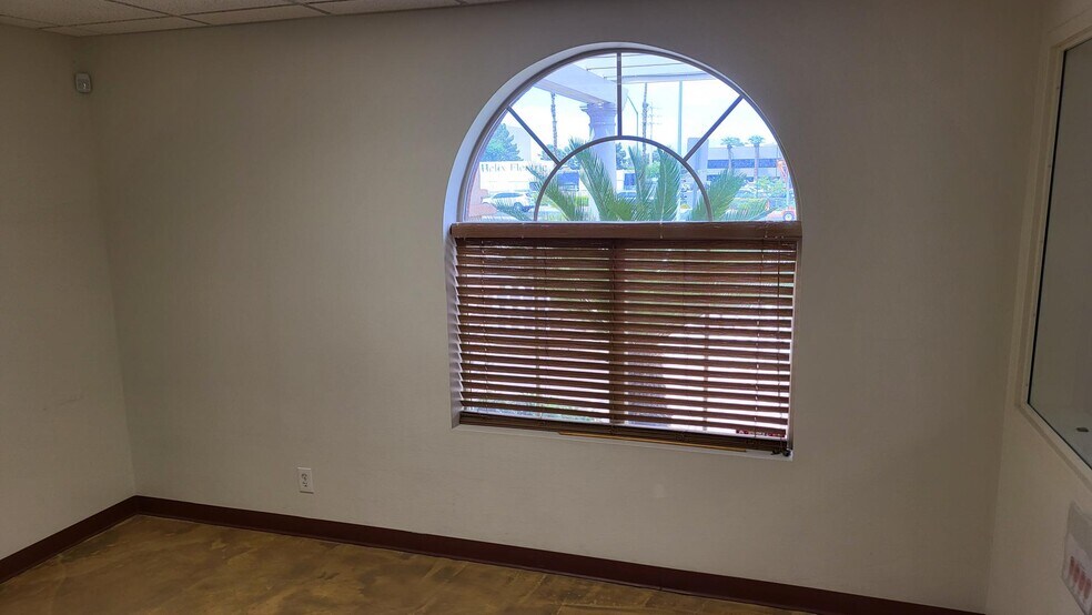 More Photos Of 1825 E Flamingo Rd, Las Vegas Office For Sale
