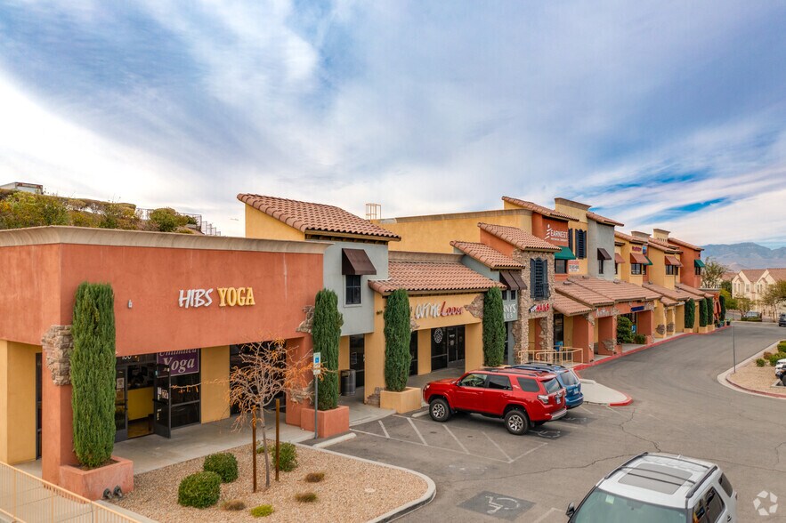 More Photos Of 2525 W Horizon Ridge Pky, Henderson Unknown For Lease