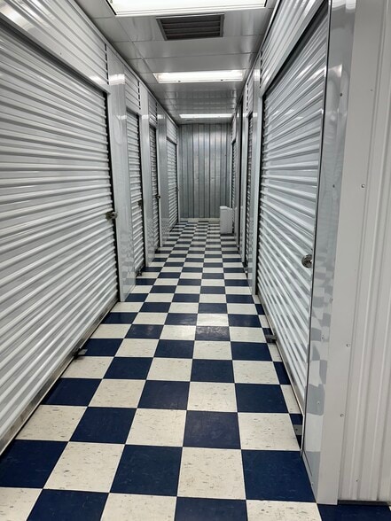 More Photos Of 92 Woodsdale Dr, Holiday Island Self Storage For Sale
