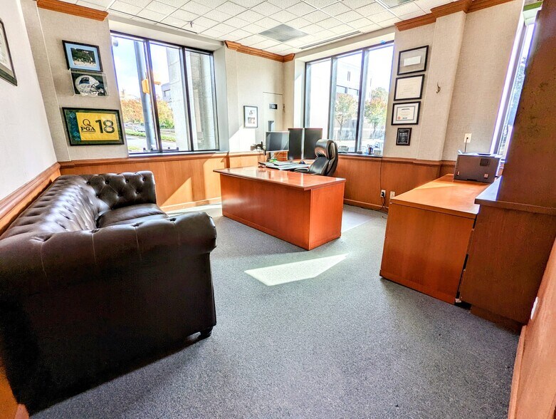 More Photos Of 428 E 4th St, Charlotte Office For Sale