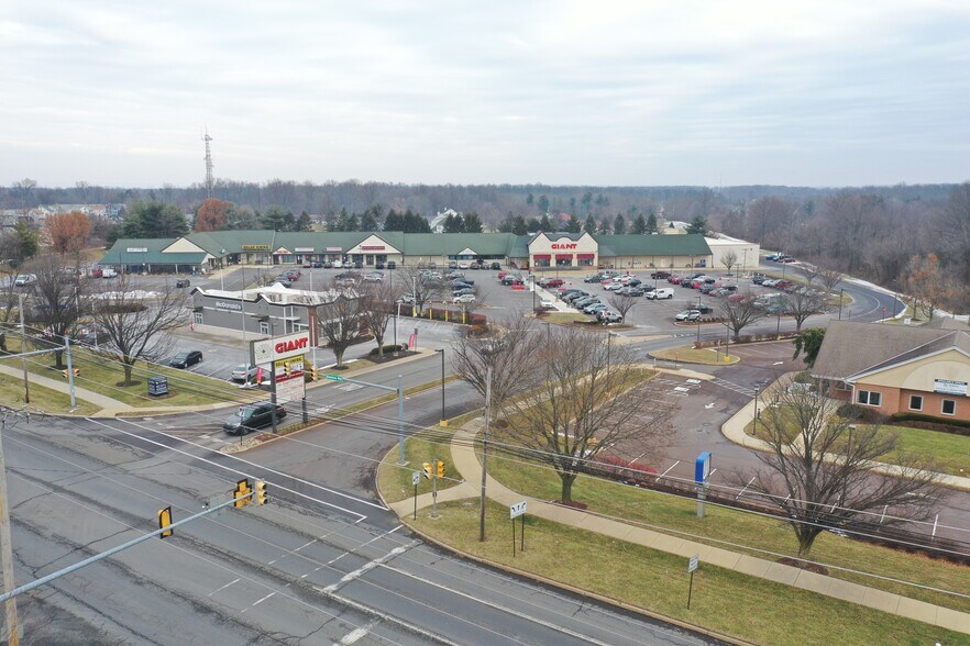 More Photos Of 5831-5855 Easton Rd, Plumsteadville Unknown For Lease