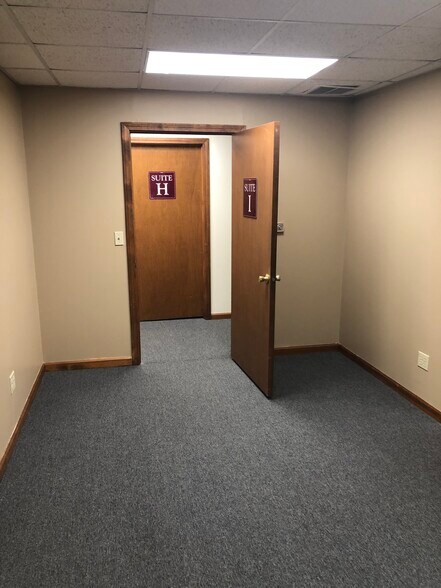 More Photos Of 484 Main St, Hampden Office For Lease