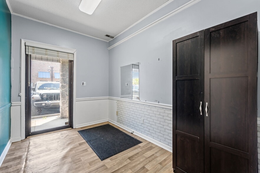 More Photos Of 411 Western Blvd, Jacksonville Medical For Sale