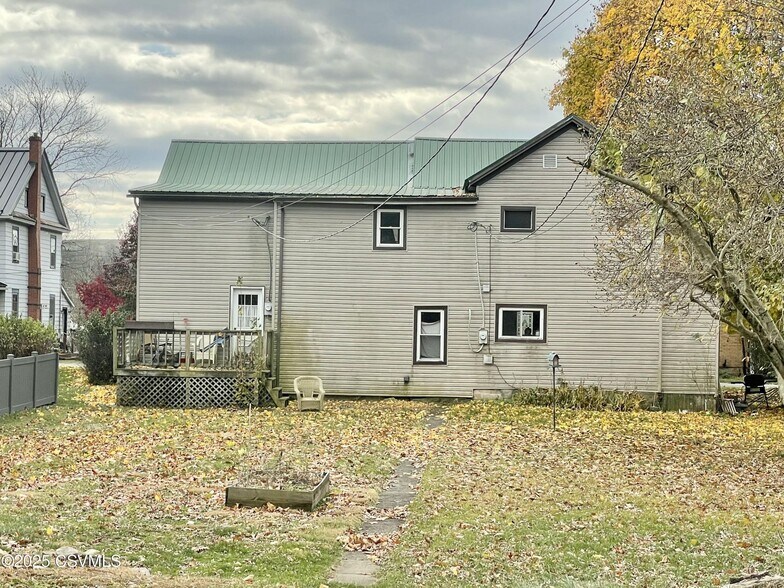 More Photos Of 207 Front St, New Berlin Apartments For Sale