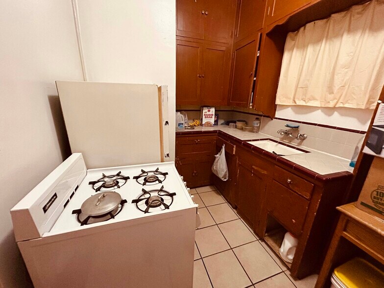 More Photos Of 1650 N Oracle Rd, Tucson Hotel For Sale