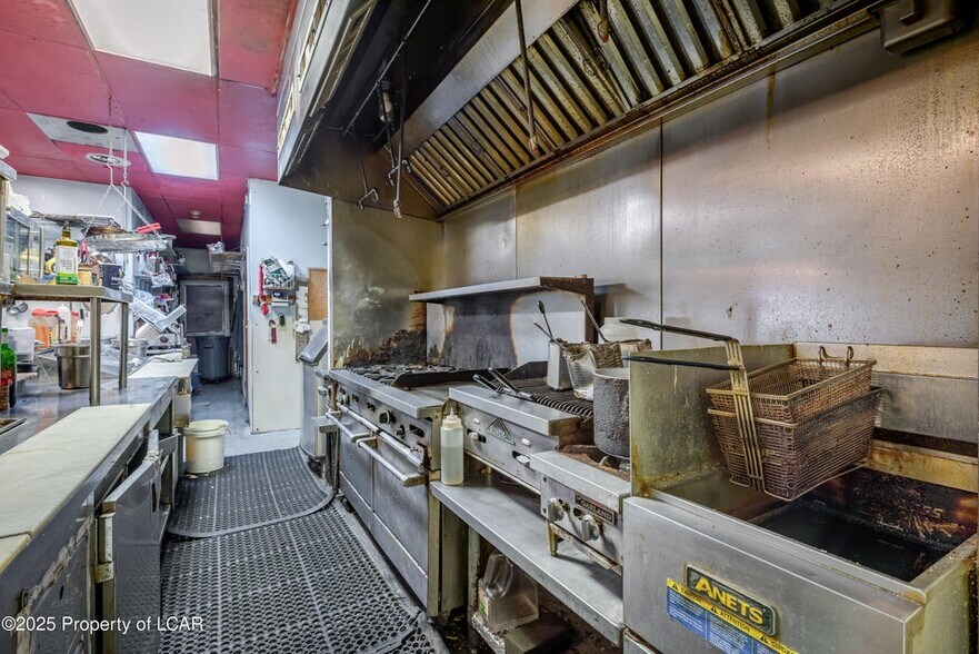 More Photos Of 1190 Sans Souci Pky, Hanover Township Restaurant For Sale