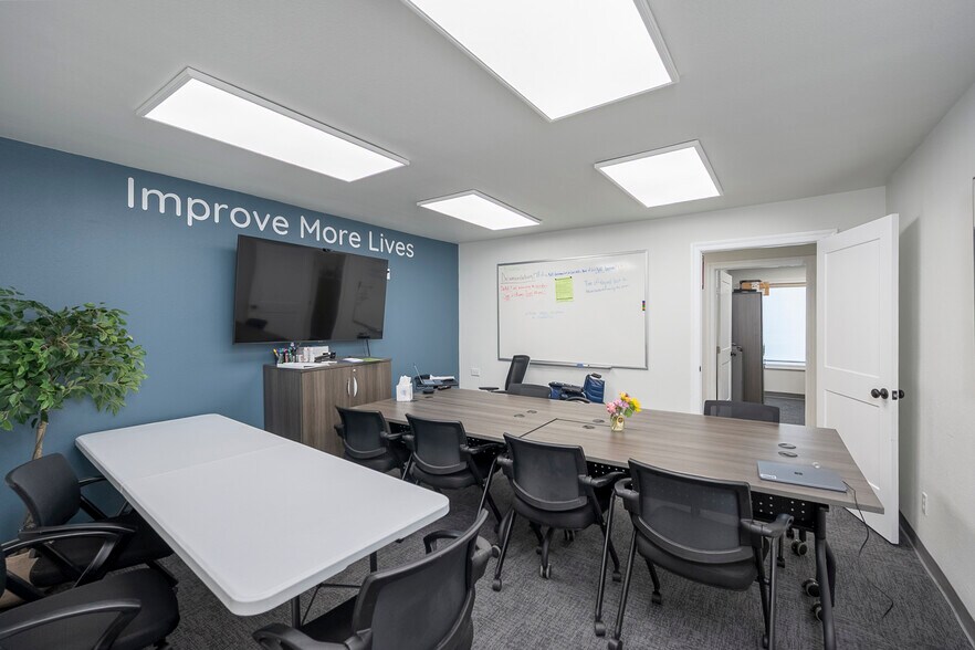 More Photos Of 830 Sharon Ave E, Moses Lake Office For Sale