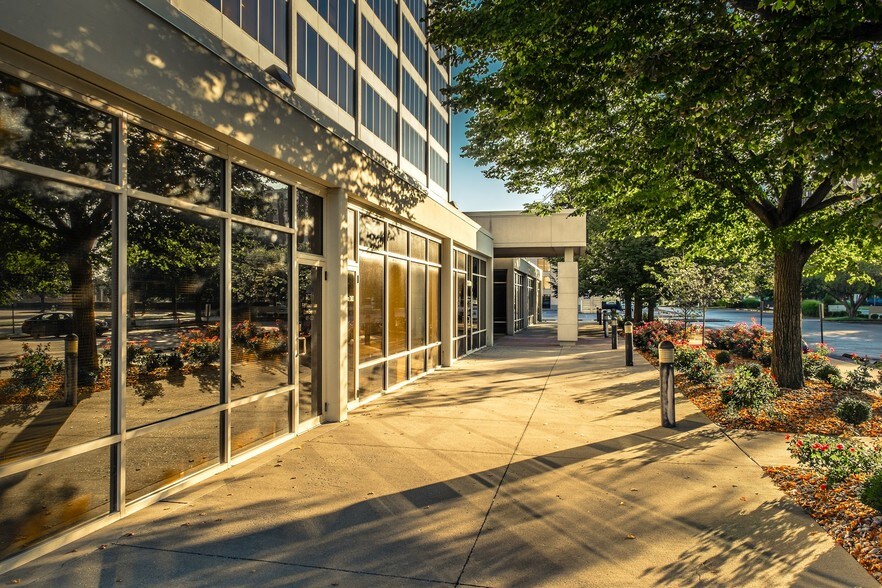 More Photos Of 1941 Bishop Ln, Louisville Office For Lease