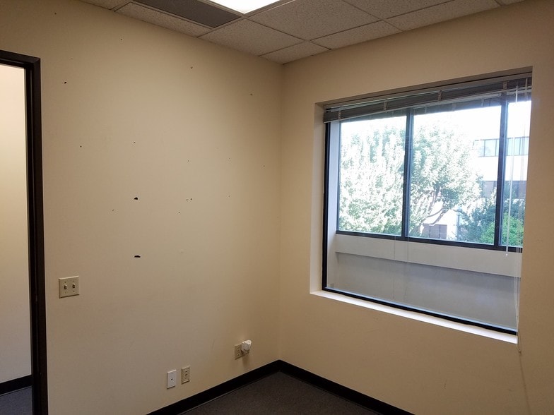 More Photos Of 1509 W Cameron Ave, West Covina Office For Lease