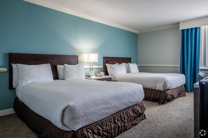 More Photos Of 164 Fort Couch Rd, Pittsburgh Hotel For Sale