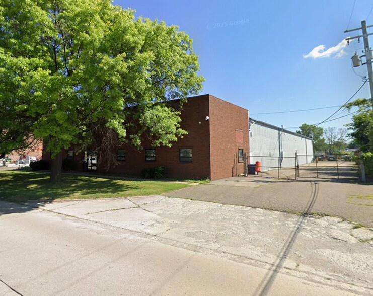 Primary Photo Of 24400 Capitol St, Redford Manufacturing For Sale
