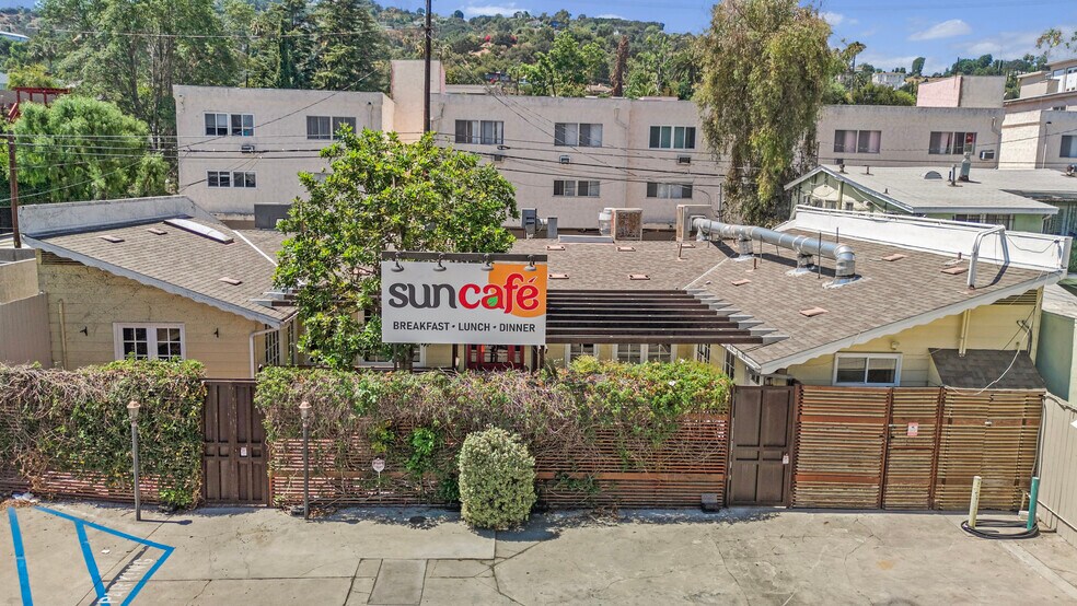 More Photos Of 10820 Ventura Blvd, Studio City Restaurant For Sale