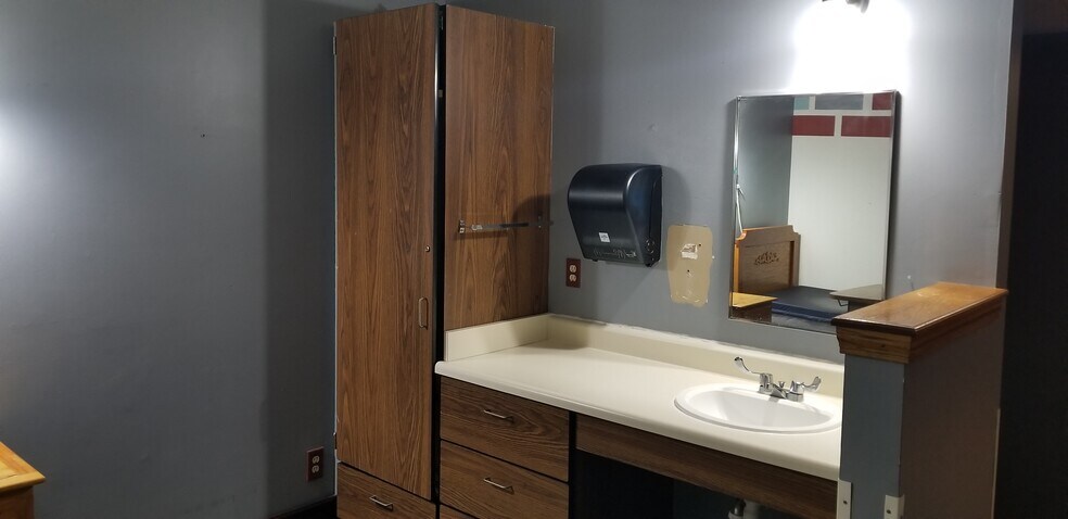 More Photos Of 12110 Holmes Rd, Kansas City Assisted Living For Sale