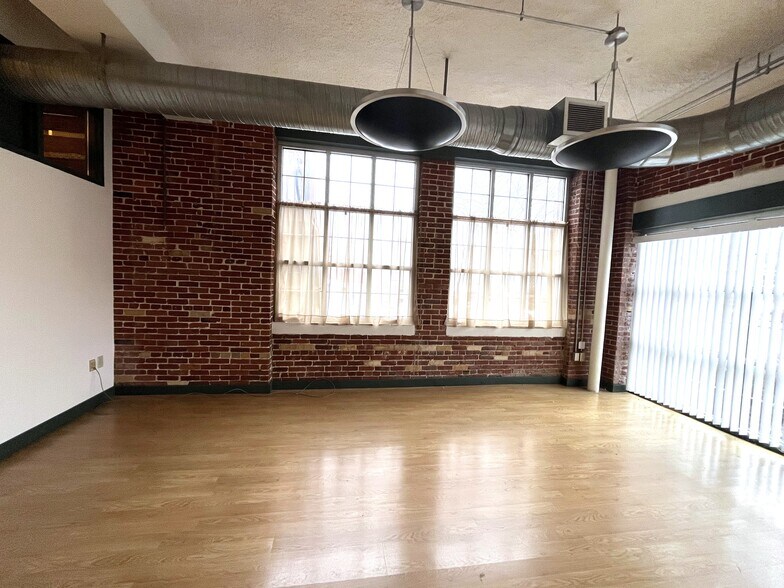 More Photos Of 20 E Burd St, Shippensburg Office Residential For Lease