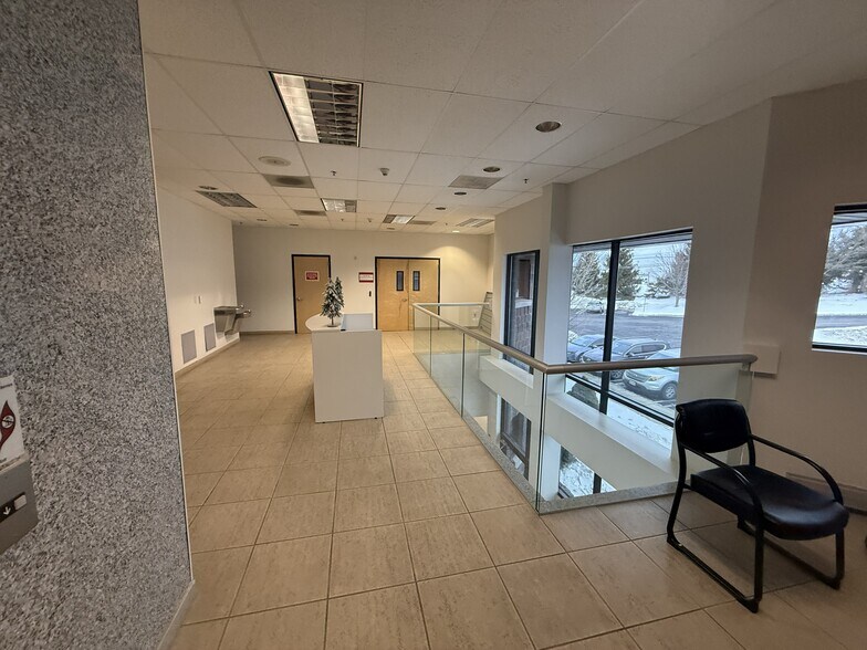 More Photos Of 45 Turner Dr, Middletown Warehouse For Lease