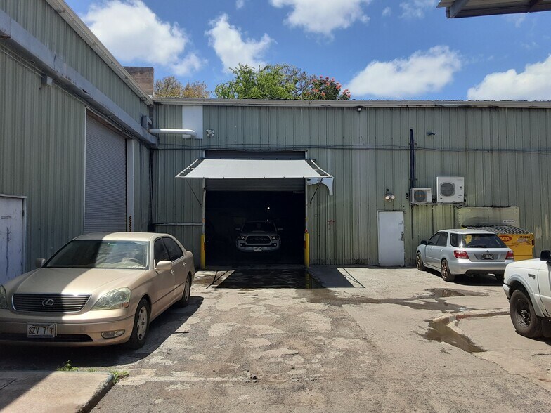 More Photos Of 2829 Awaawaloa St, Honolulu Warehouse For Lease
