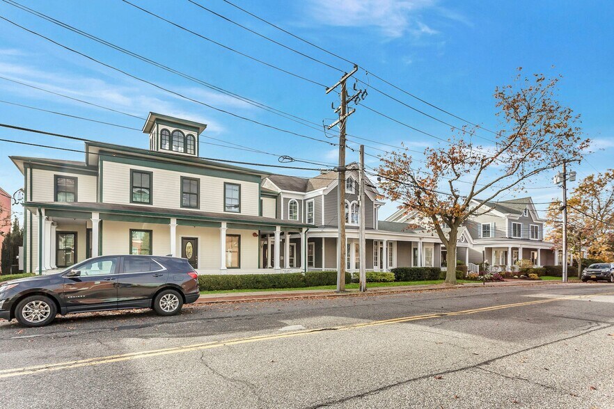 More Photos Of 33 W 2nd St, Riverhead Office For Sale