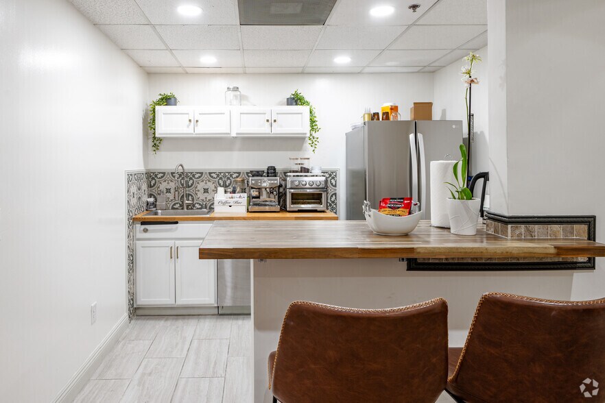 More Photos Of 9025 Wilshire Blvd, Beverly Hills Medical For Lease