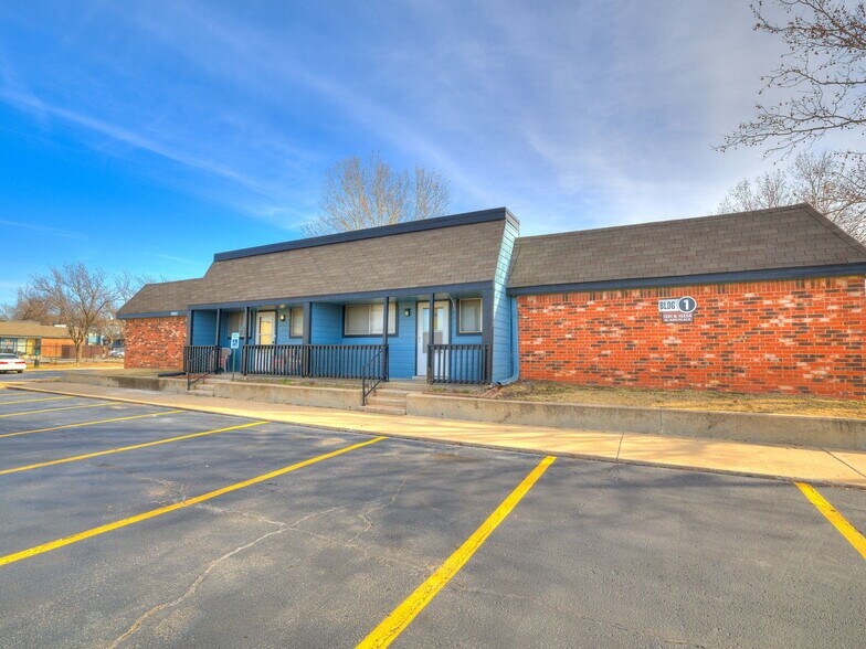 More Photos Of 1311 N Ash Pl, Owasso Apartments For Sale