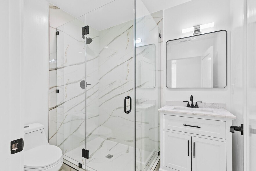 More Photos Of 6842 Cedros Ave, Van Nuys Apartments For Sale