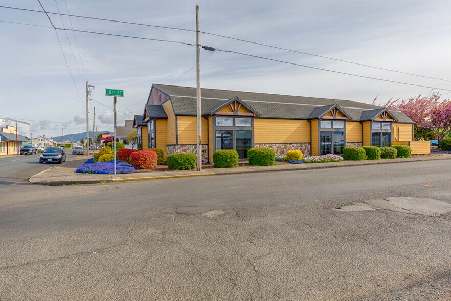More Photos Of 915 Main Ave, Tillamook Veterinarian Kennel For Lease