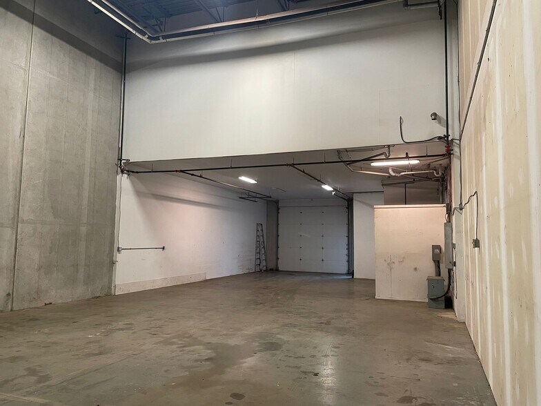 More Photos Of 18669 52nd Ave, Surrey Warehouse For Sale