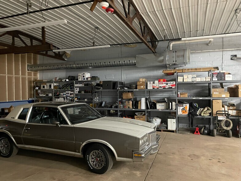 More Photos Of 1427-1431 Valley Dr, Syracuse Warehouse For Sale