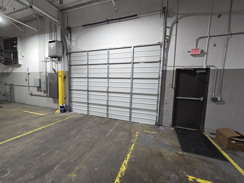 More Photos Of 11042 Wildwood Dr, Olive Branch Warehouse For Lease