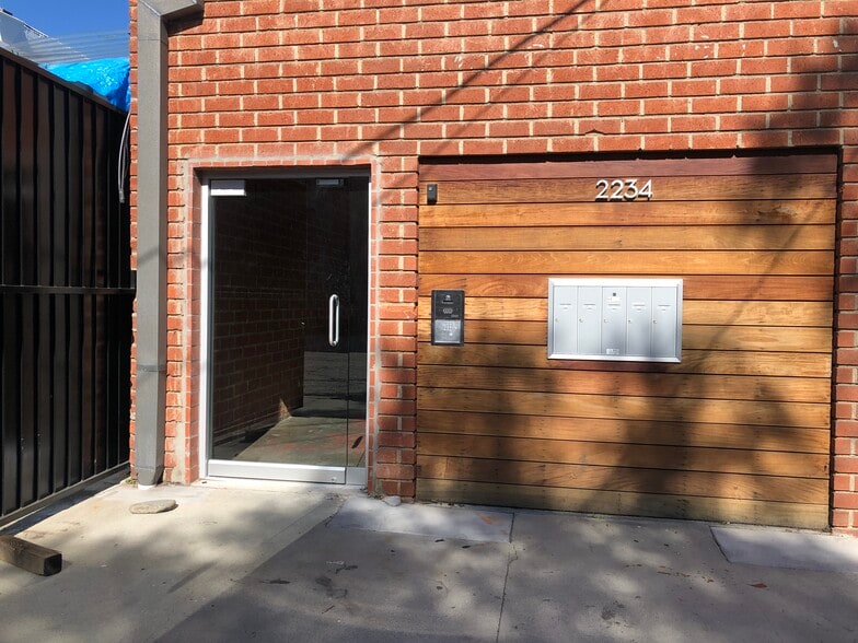 More Photos Of 2234 Barry Ave, Los Angeles Warehouse For Lease