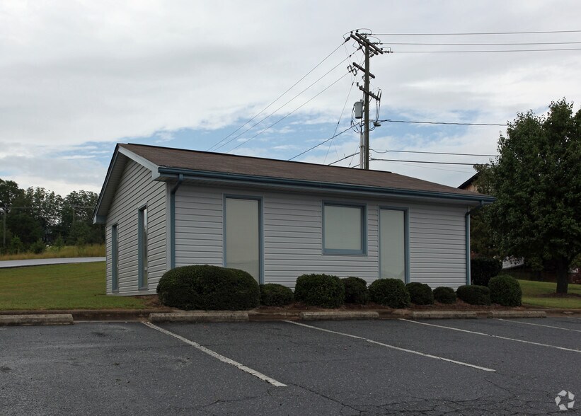 More Photos Of 4345 Hickory Blvd, Granite Falls General Retail For Sale