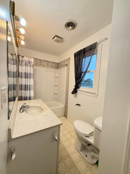 More Photos Of 285 S Chestnut St, Monrovia Apartments For Sale