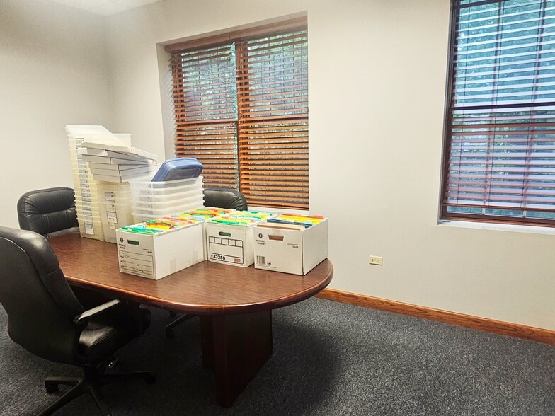 More Photos Of 20635 Abbey Woods Ct N, Frankfort Loft Creative Space For Sale