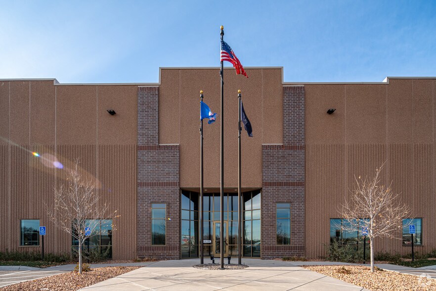 More Photos Of 8201 Brooklyn Blvd, Brooklyn Park Warehouse For Lease