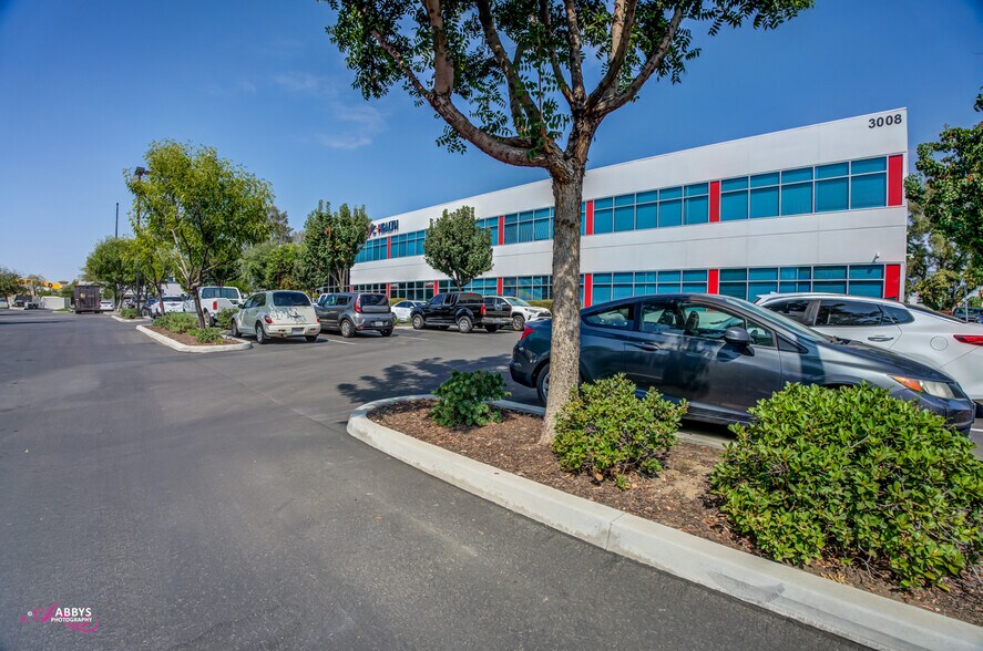 More Photos Of 3008 Sillect Ave, Bakersfield Medical For Lease