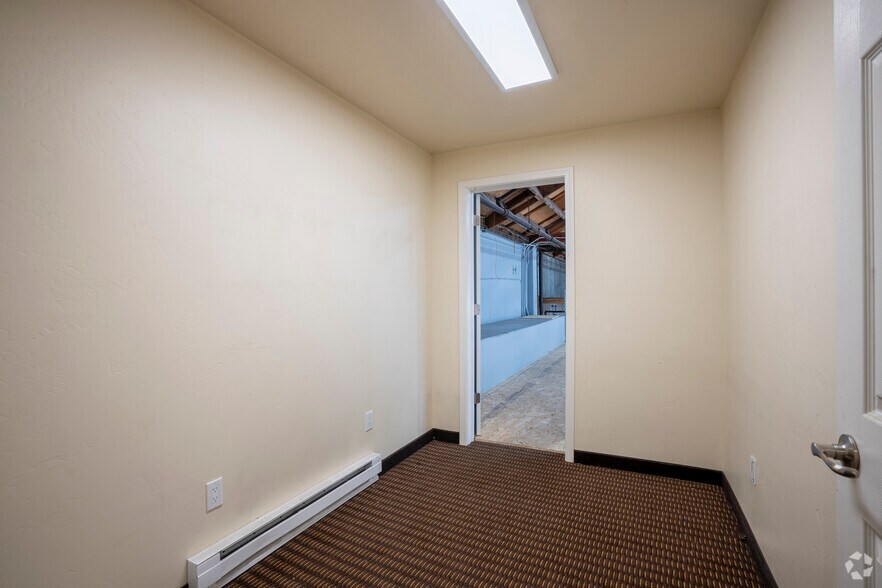 More Photos Of 1975 Timber Way, Reno Warehouse For Sale