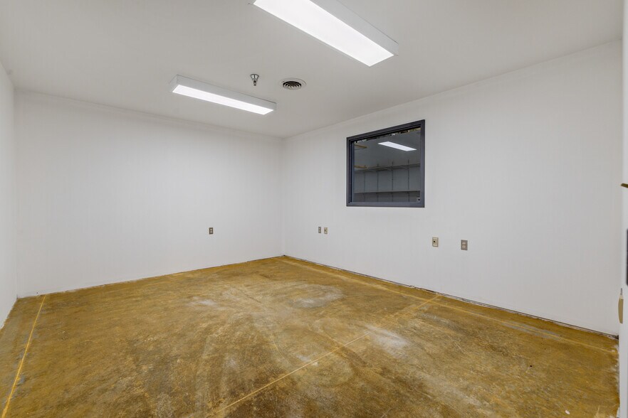 More Photos Of 5955 Mt Rushmore Rd, Rapid City Storefront Retail Office For Sale