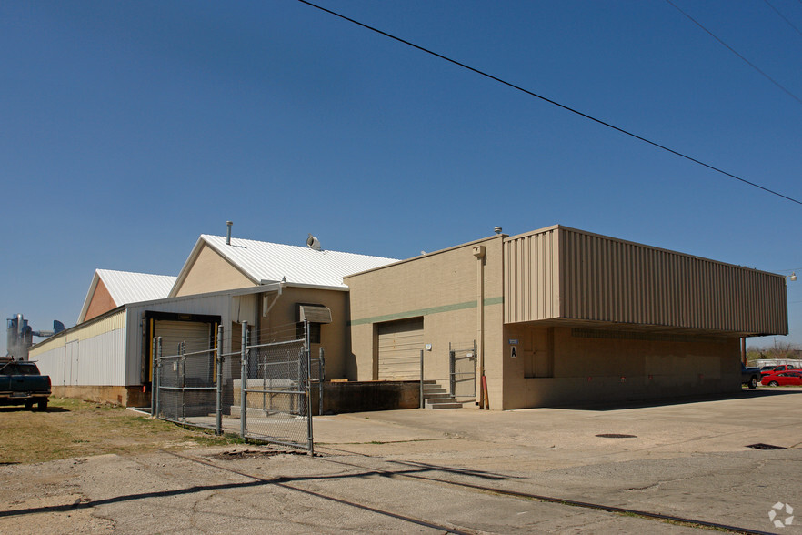 Primary Photo Of 1604-1618 NW 5th St, Oklahoma City Warehouse For Sale