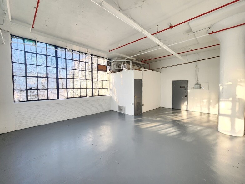 More Photos Of 600 Palisade Ave, Union City Light Distribution For Lease