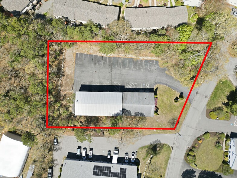 More Photos Of 7 Colonel Dr, Bourne Auto Repair For Sale