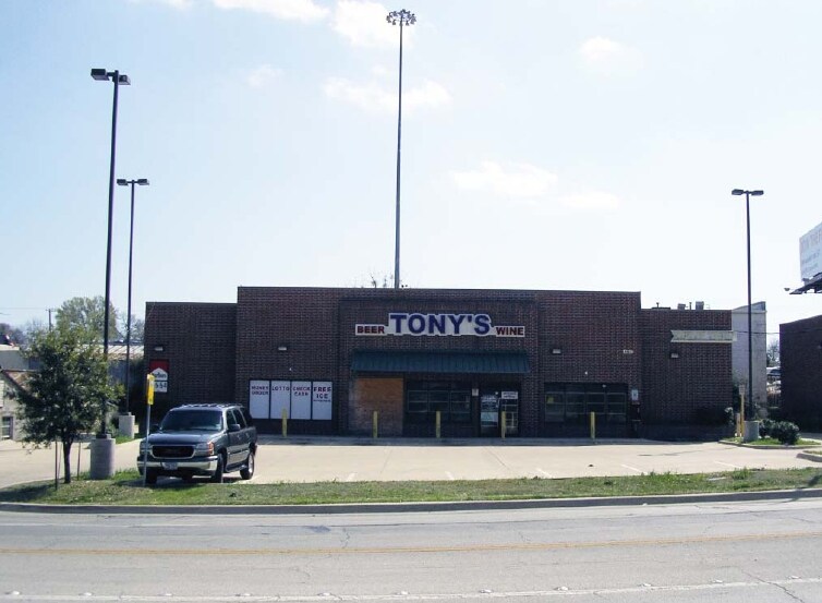 More Photos Of 3220 Samuell Blvd, Dallas Convenience Store For Sale