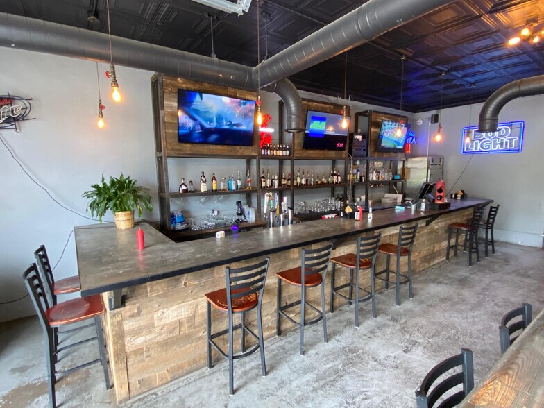 More Photos Of 111 E Archer St, Jacksboro Restaurant For Lease