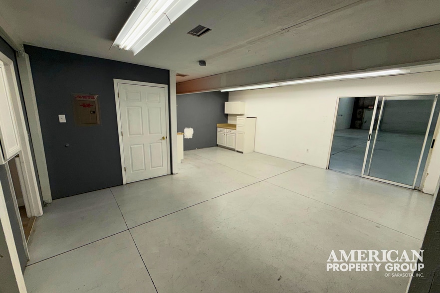 More Photos Of 7610-7630 Matoaka Rd, Sarasota Warehouse For Lease