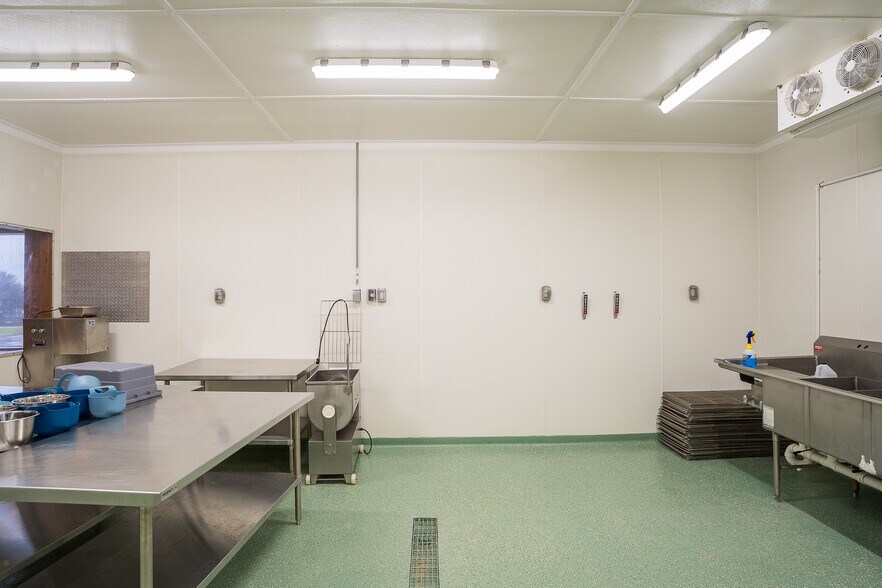 More Photos Of 13637 US Highway 287 N, Grapeland Food Processing For Sale