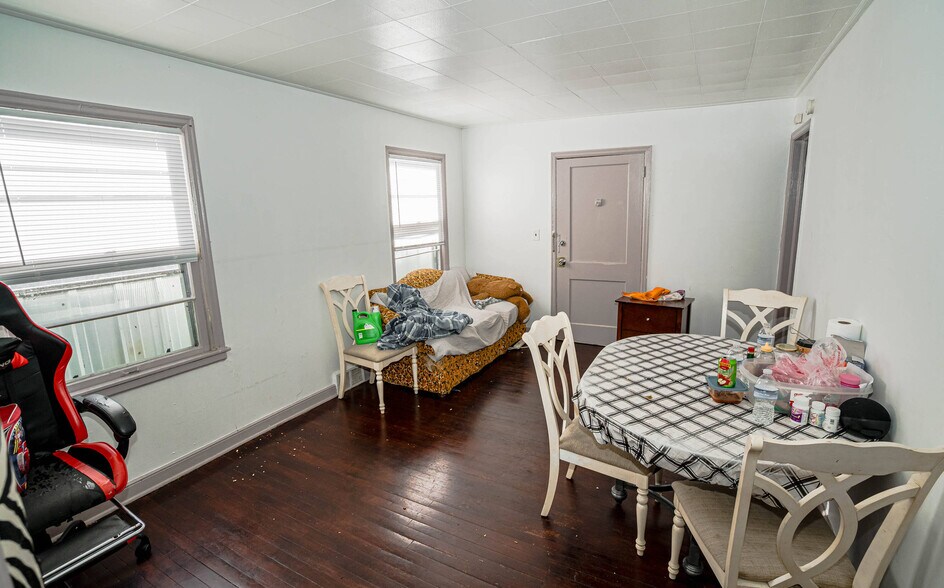 More Photos Of 1132 Payne Ave, Saint Paul Office For Sale
