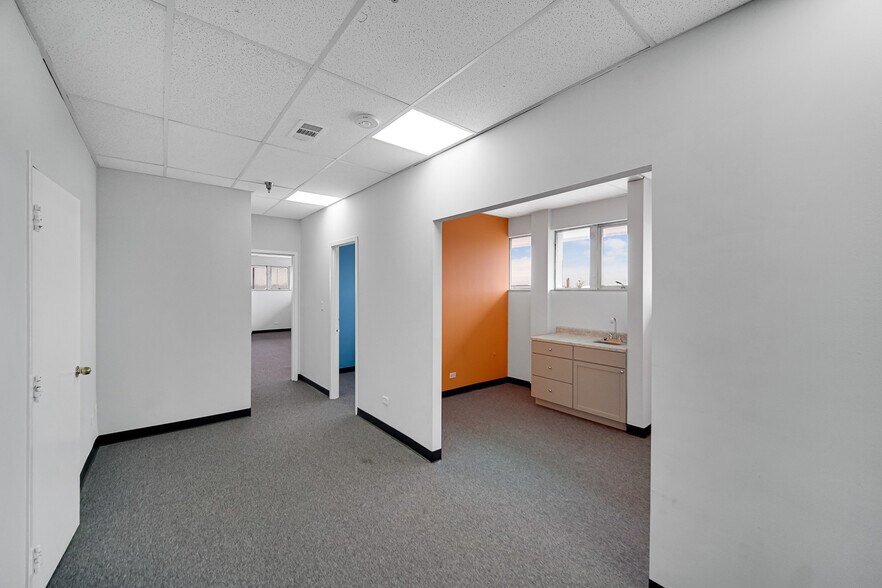 More Photos Of 5050 S State St, Chicago Office For Sale