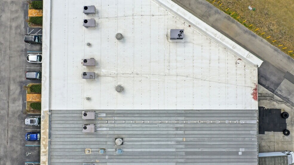 More Photos Of 6881 Kingspointe Pky, Orlando Flex For Sale