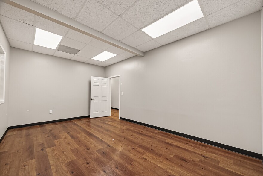 More Photos Of 2223 Dorrington St, Houston Medical For Lease