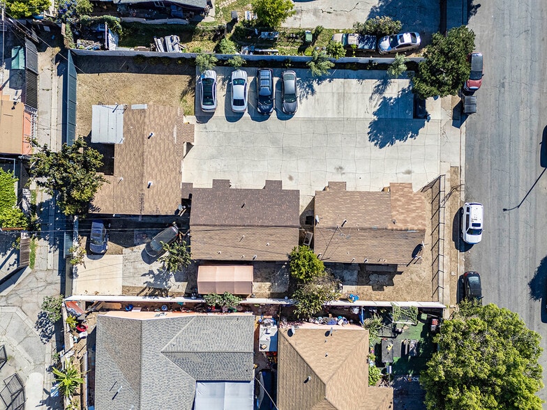 More Photos Of 239 W 113th St, Los Angeles Apartments For Sale