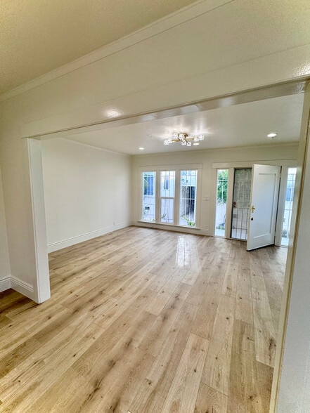 More Photos Of 1007 N Normandie Ave, Los Angeles Apartments For Sale